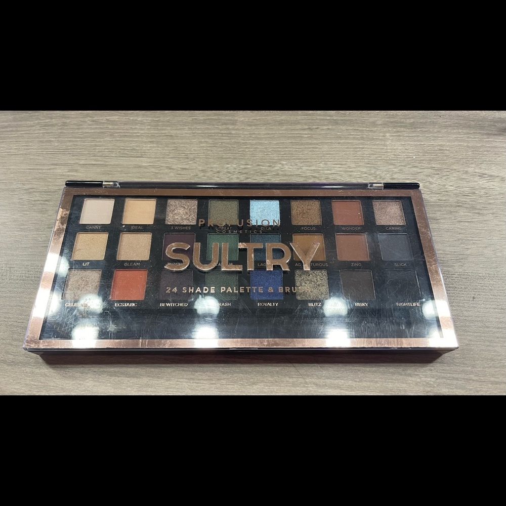 Profusion Sultry eyeshadow palette